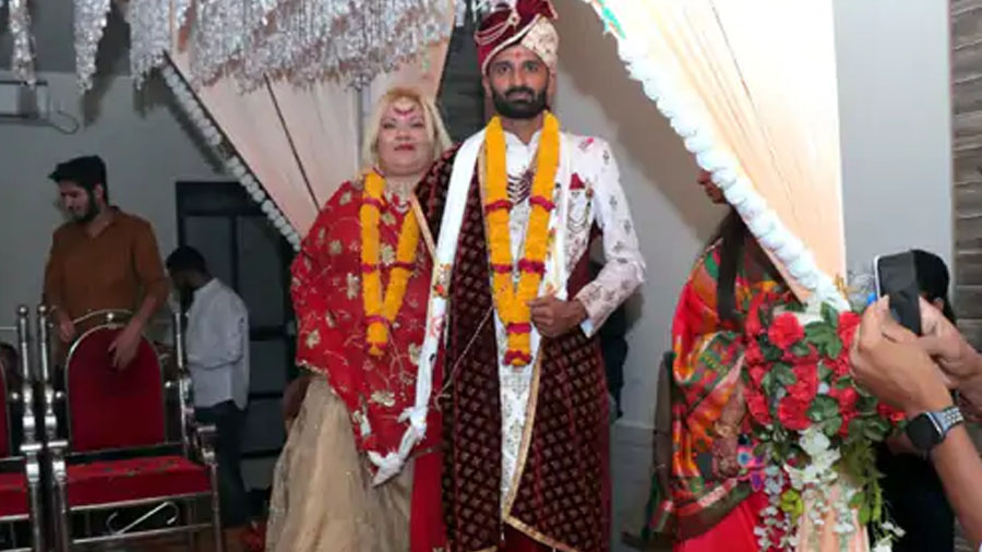 The love spread through Facebook turned into marital life