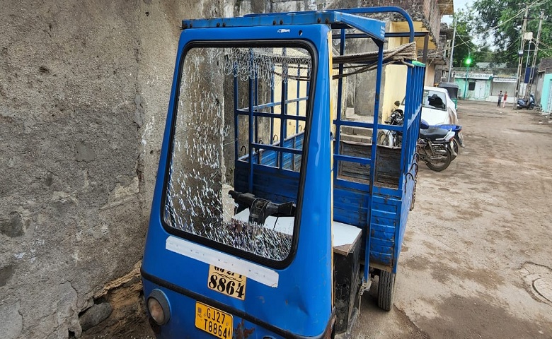  રાજકોટ શહેરમાં વાહનોના કાચ ફોડવાની ઘટના