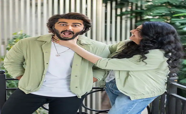 Arjun kapoor with his sister