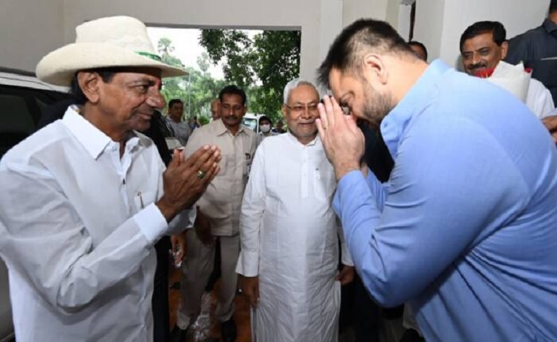 KCR Meets Nitish Kumar