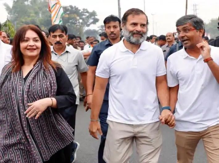 RAHUL GANDHI AND POOJA BHATT