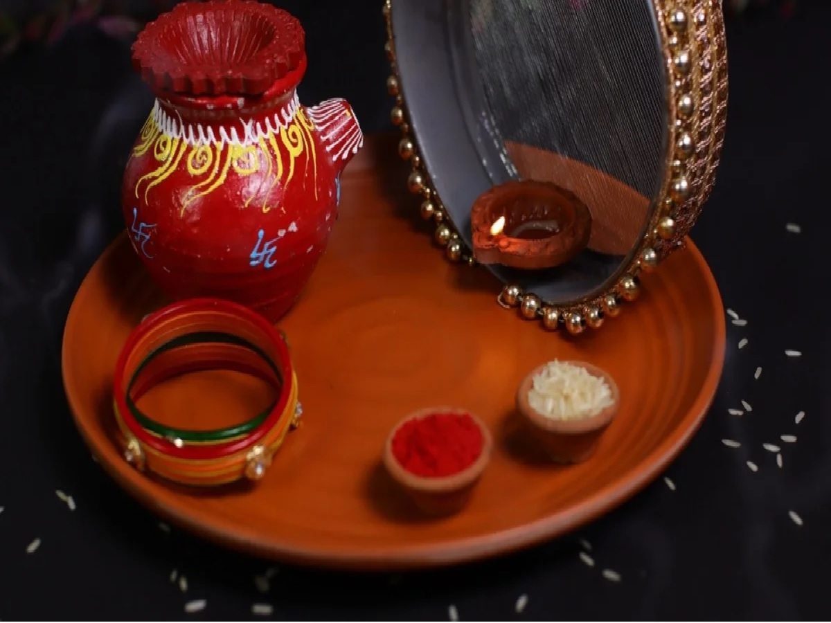 આ વખતે કરવા ચોથ પર ભદ્રાની છાયા, જાણો ભદ્રાનો સમય અને પૂજાનું મુહૂર્ત hum dekhenge news