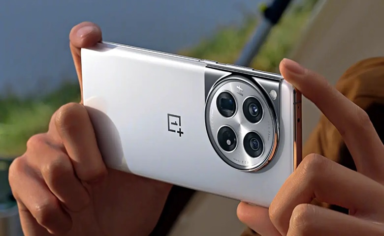 Oneplus 12 smartphone