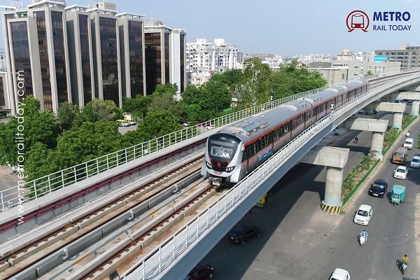 metro train - HDNews