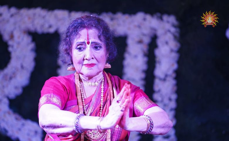 90 વર્ષની ઉંમરના વૈજયંતીમાલાએ રામ મંદિરમાં કર્યું ભરતનાટ્યમ, ચારેબાજુ પ્રશંસા hum dekhenge news