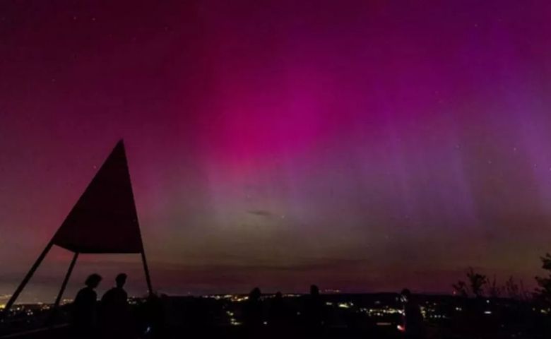 Auroral Red Arc શક્તિશાળી સૌર વાવાઝોડું પૃથ્વી પર ત્રાટક્યું, ભારતમાં પણ અસર જોવા મળી