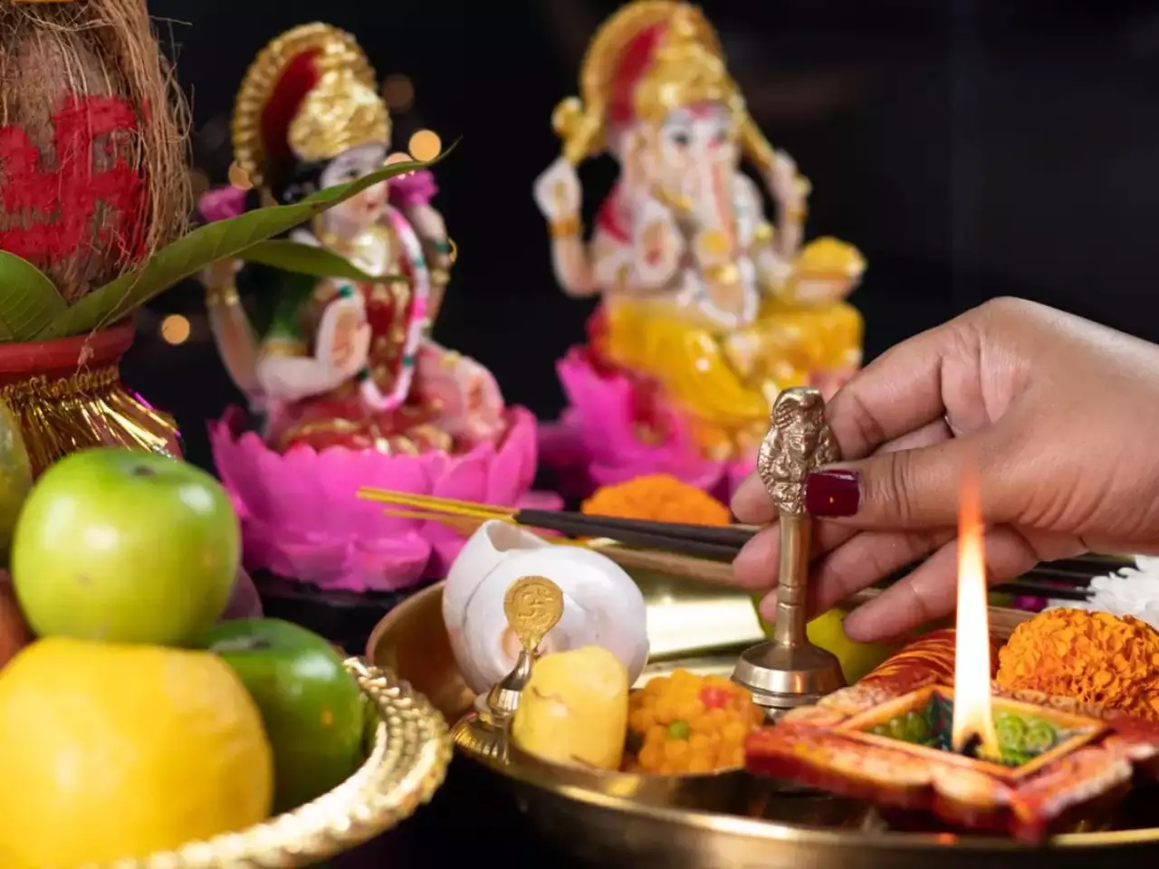 ધનતેરસ પર આ વસ્તુઓ જરૂરથી ખરીદો, આખું વર્ષ થશે ધનલાભ hum dekhenge news