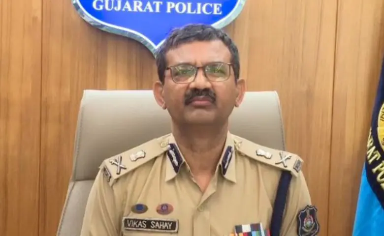 GujaratPolice, DelhiBlast, HighAlert, SecurityCheck, GujaratNews, DGPGujarat, ActionAgainstCrime, Safety, Investigation, NationalSecurity, BreakingNews