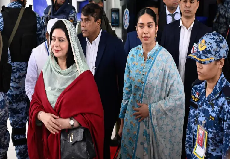 Tariq Rahman daughter comes into the limelight