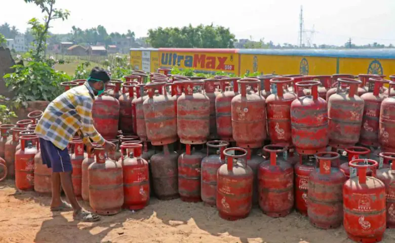 ખાતામાં નથી આવી LPG સિલિન્ડરની સબ્સિડી? અહીં કરી શકો છો ફરિયાદ Hum dekhenge news
