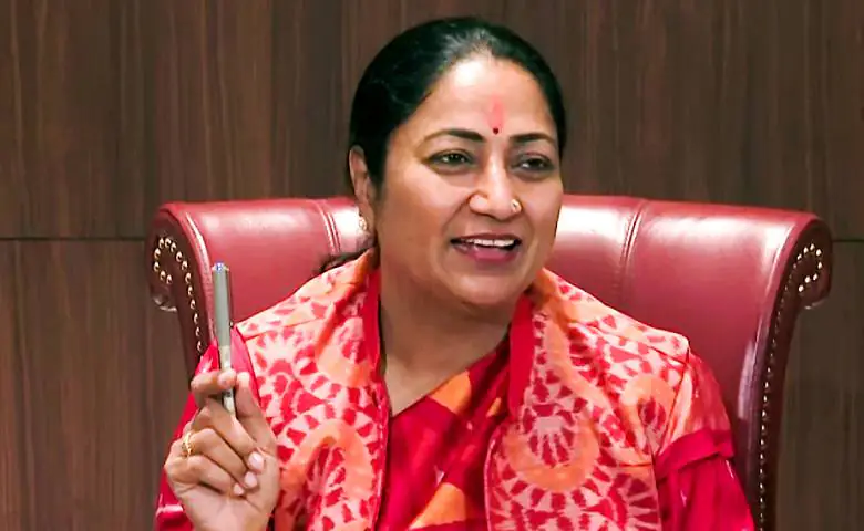 Delhi government's big decision, government employees ordered to 'work from home', hum dekhenge news