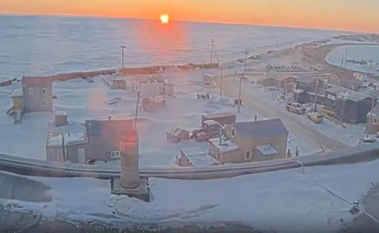 A natural phenomenon seen in regions near the poles of the Earth, the sun will not set for 84 days in this city, hum dekhenge news