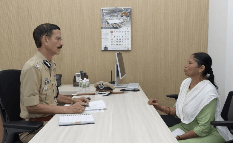Gujarat DGP G.S. Malik directs police officials to ensure prompt resolution of citizens' grievances at the district level