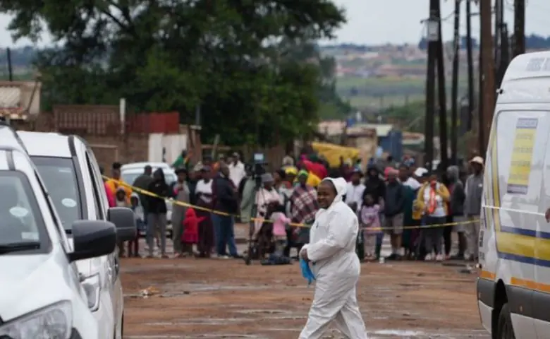 At least 12 people were died and nine others injured in a mass shooting by gunmen in Cleveland, east of Johannesburg, South Africa.