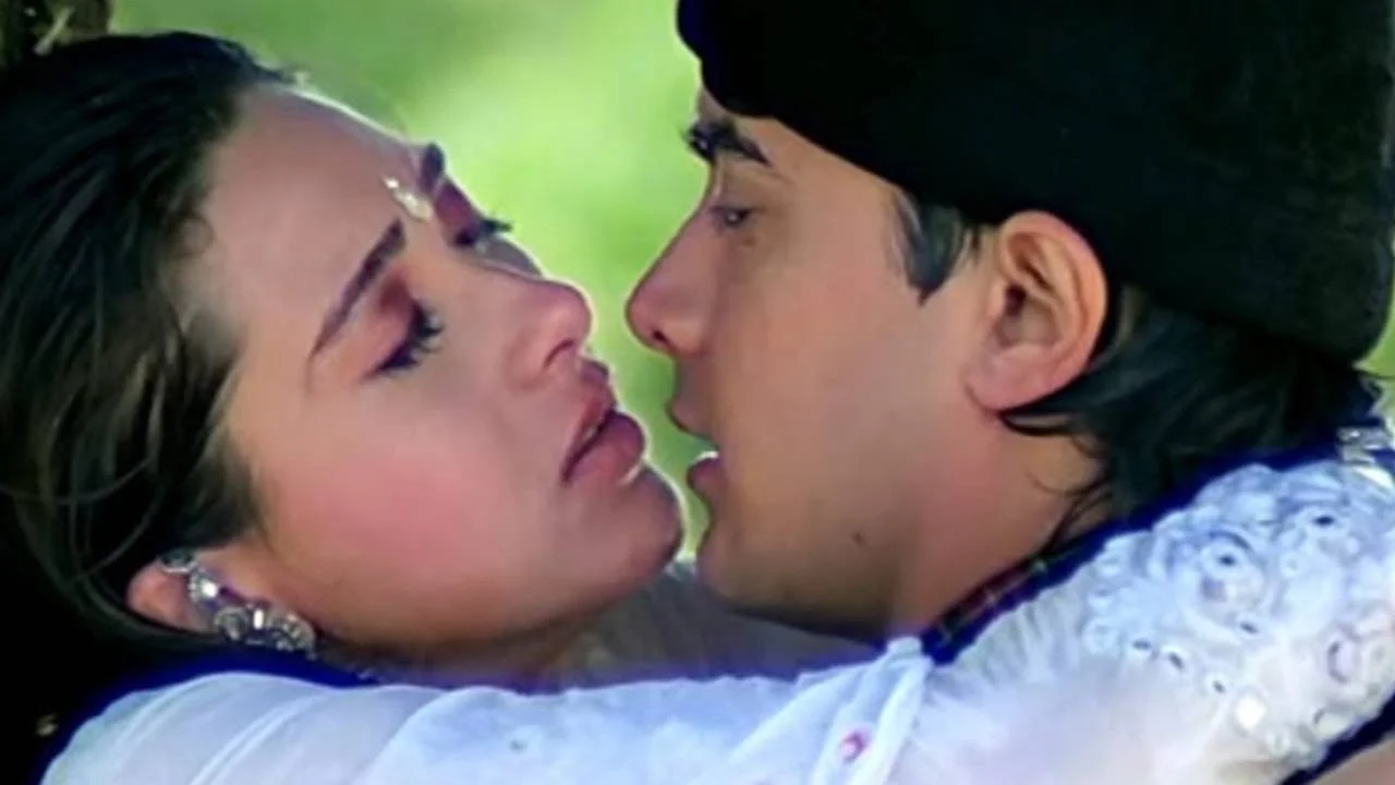 What will her mother say about the kissing scene? Karisma angrily walked out of the press conference after hearing the question, hum dekhenge news