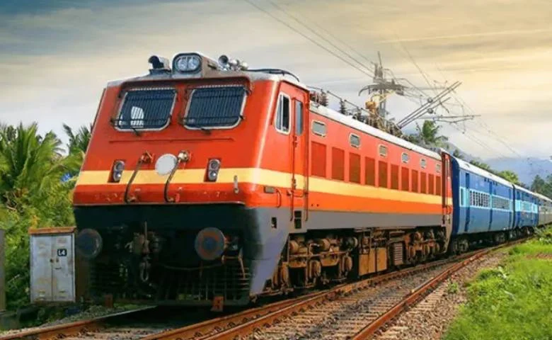 Indian Railways: Railway rules stricter, fines for smoking, ferrying and begging in trains, hum dekhenge news
