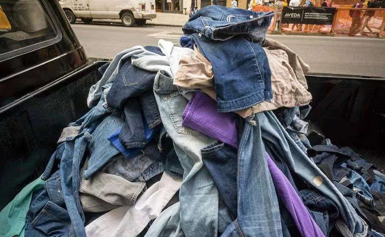If you have a habit of donating or throwing away old clothes, be careful, Lord Shani will be angry, hum dekhenge news