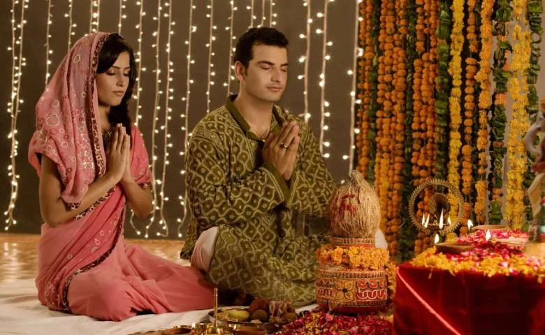 Standing or sitting... how should one worship God? Learn the rules laid down in the scriptures, hum dekhenge news