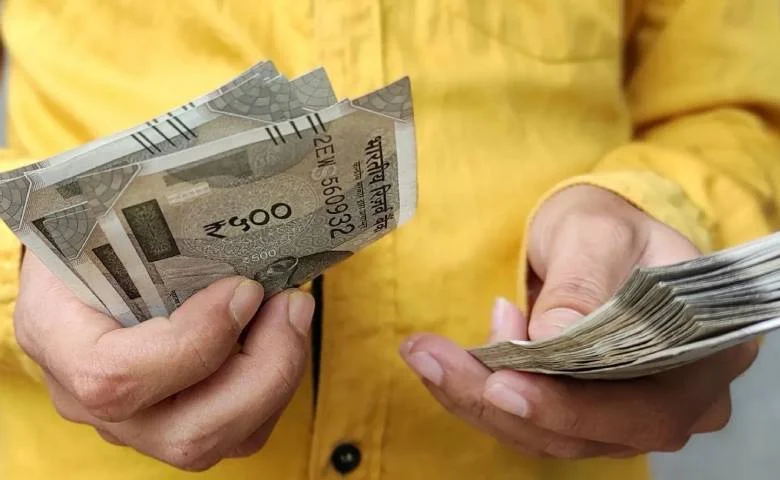 Good news for government employees: Dearness Allowance to increase by 3% starting July, hum dekhenge news