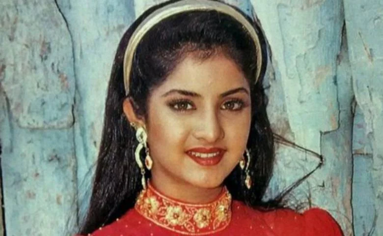 Divya Bharti's old video goes viral after 34 years; fans get emotional, hum dekhenge news