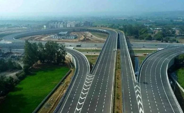 Meeting held to accelerate road and infrastructure development in the state; Ahmedabad-Dholera Expressway to be extended to Bhavnagar, hum dekhenge news