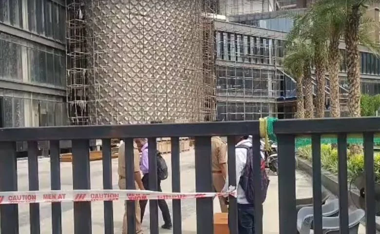 Body of 7-year-old girl found in under-construction mall in Ghaziabad; police investigation underway, hum dekhenge news