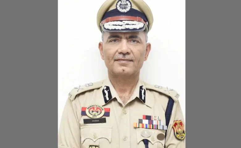 ત્રિપુરાના DGP અનુરાગ ધનખડ પોલીસ મુખ્યાલયમાં મૃત હાલતમાં મળ્યા, સર્વિસ પિસ્તોલથી આત્મહત્યાની આશંકા hum dekhenge news