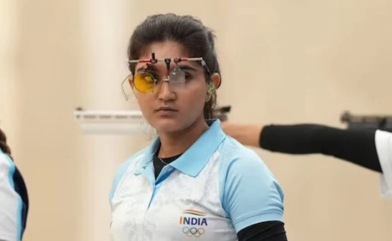 ISSF વર્લ્ડ કપમાં ભારતનો ડબલ ધમાકો: ઈશા સિંહને ગોલ્ડ, મનુ ભાકરને બ્રોન્ઝ hum dekhenge news