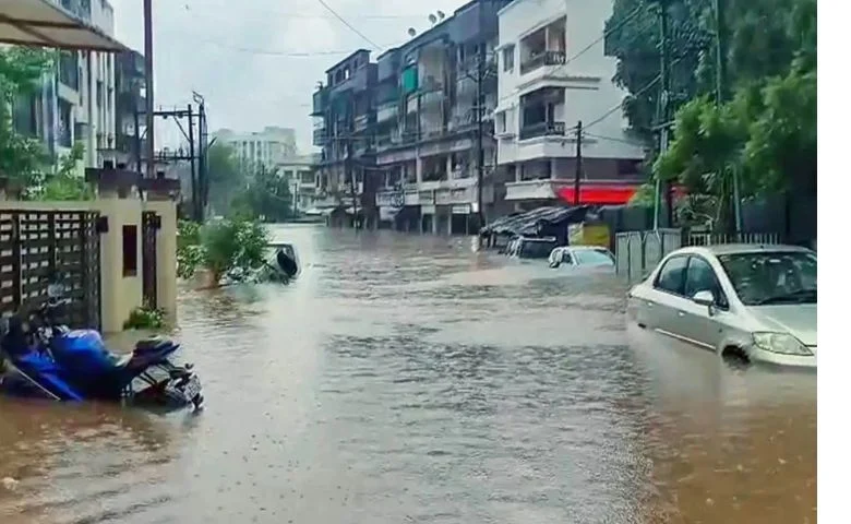 અમદાવાદ માટે હજુ 36 કલાક ભારે hum dekhenge news