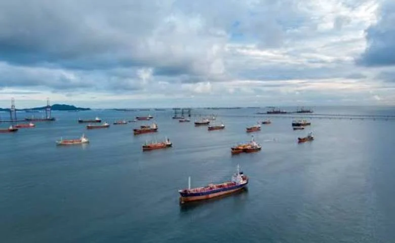 Hormuz tensions set to end! Iran is negotiating with Oman; talks are in the final stage, hum dekhenge news