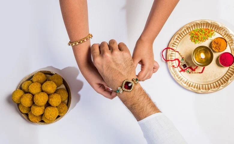 Raksha Bandhan 2026: રાખડી ક્યારે છોડવી? જાણો યોગ્ય સમય અને પછી શું કરવું hum dekhenge news