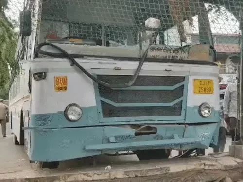bhavnagar st bus accident