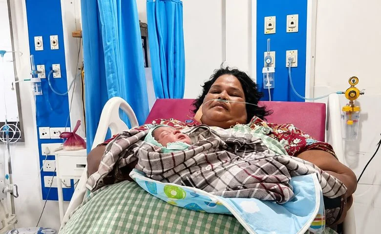 રાજકોટ સિવિલમાં તબીબી સિદ્ધિ: 180 કિલોની સગર્ભાએ નોર્મલ ડિલિવરીથી બાળકને જન્મ આપ્યો Hum dekhenge news