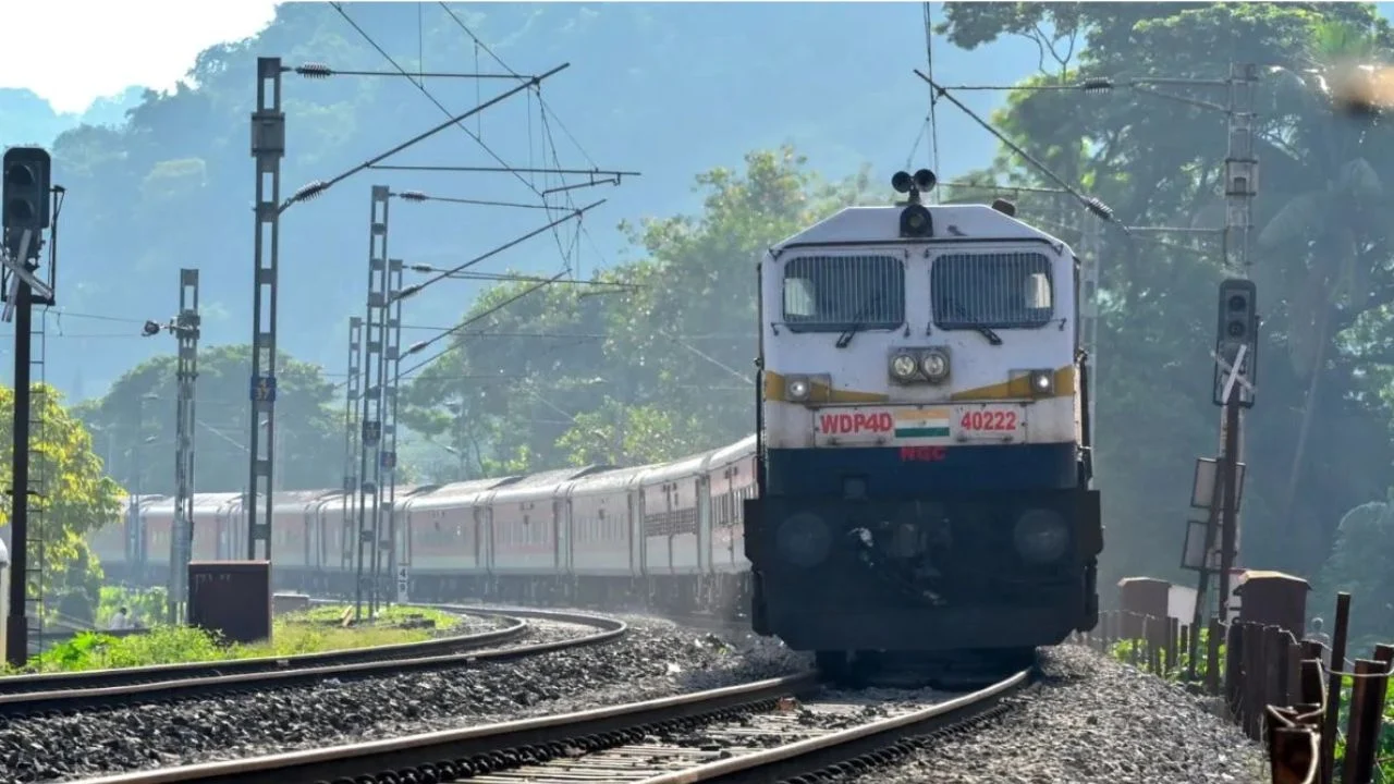 A major railway gift from Delhi to Bihar: 8 special trains to run starting October 1st.