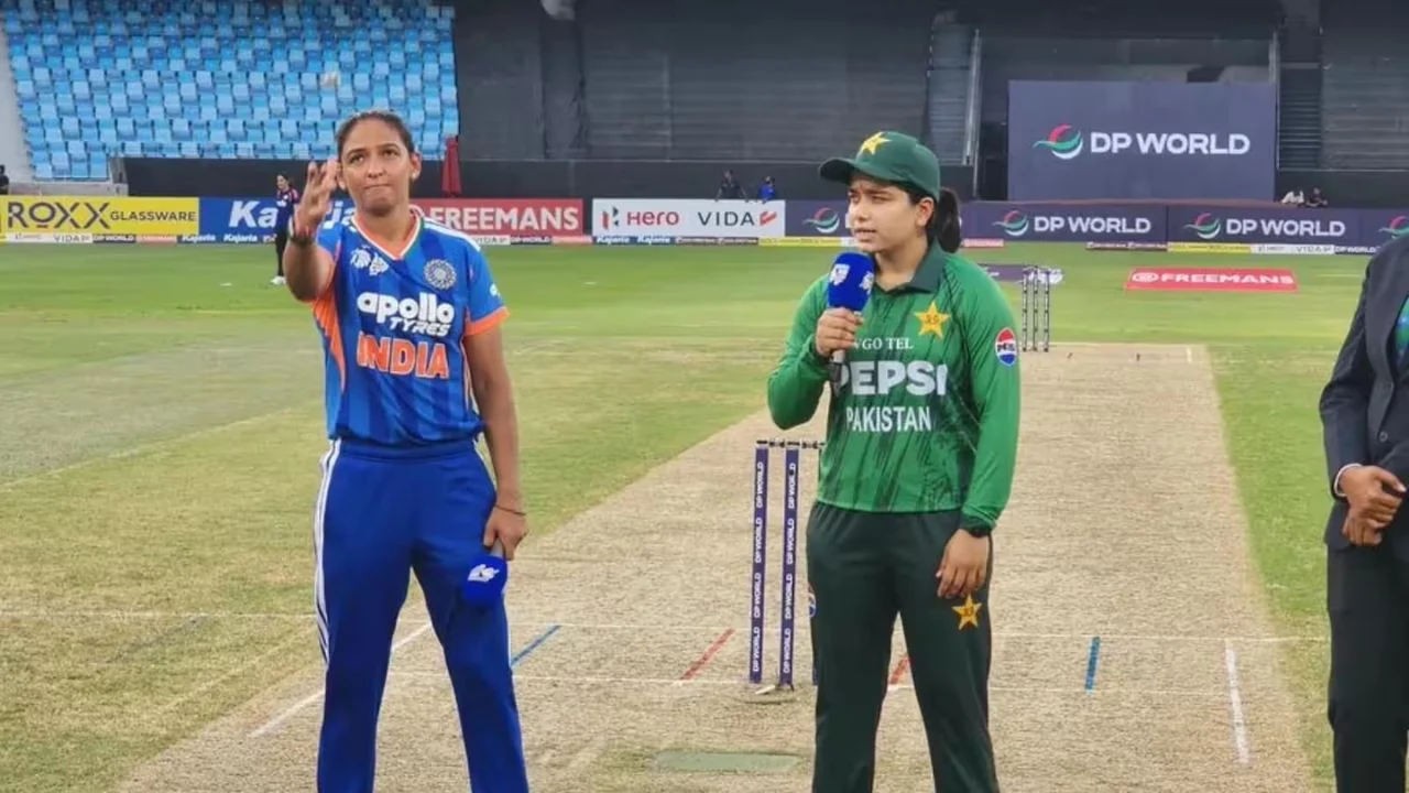 Neither shook hands nor talked! Harmanpreet distanced herself from Pakistani captain Fatima Sana