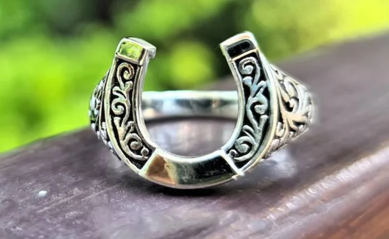 Horseshoe Ring