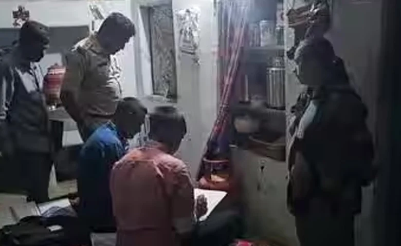 Savarkundla Father Kills Daughter Commits Suicide