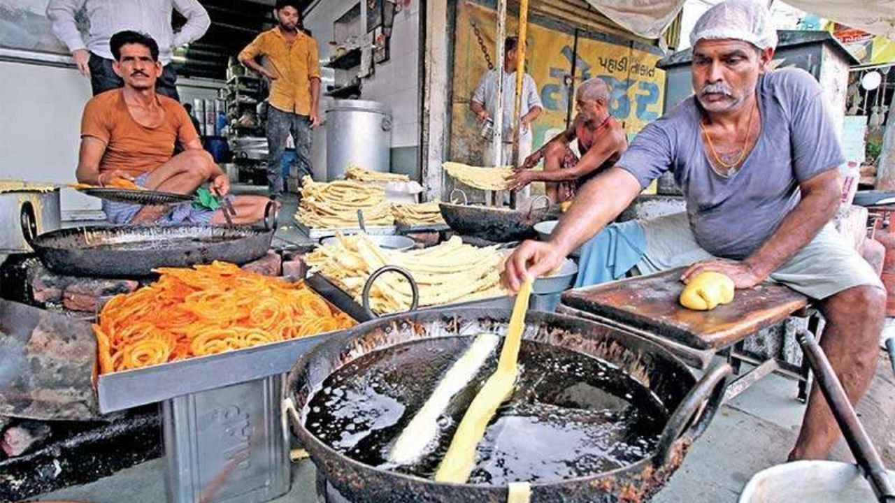 Fafda-Jalebi become costlier in Ahmedabad on Dussehra; prices rise by up to 25%