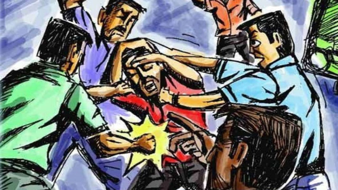 Bootlegger's high-handedness in Mahuva! Accused of attacking a vigilance officer.