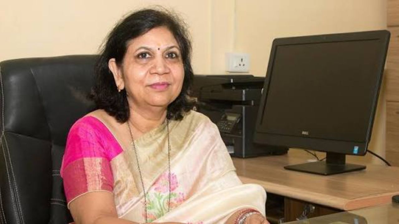 One book, 1,000 copies, and a major controversy! Nirja Gupta embroiled in controversy again.