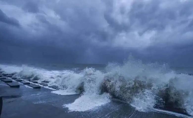 Odisha cyclone arnab fishing banned