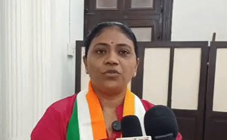 Nayanaba Slams Rivaba Over Gujarat Education Controversy