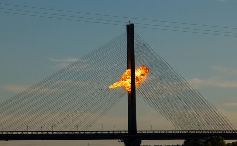 Russia Attacks Kyiv’s Northern and Southern Bridges