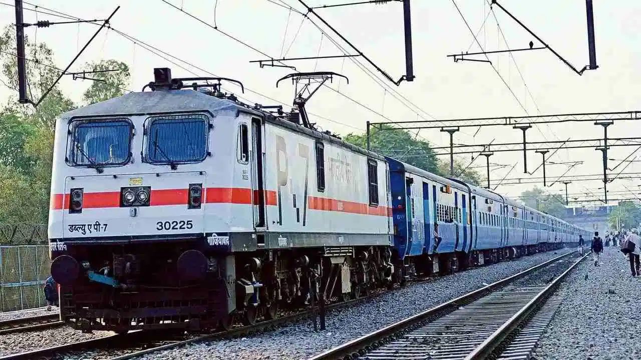 Gujarat to receive the gift of two new trains! PM Modi will flag them off on October 30.