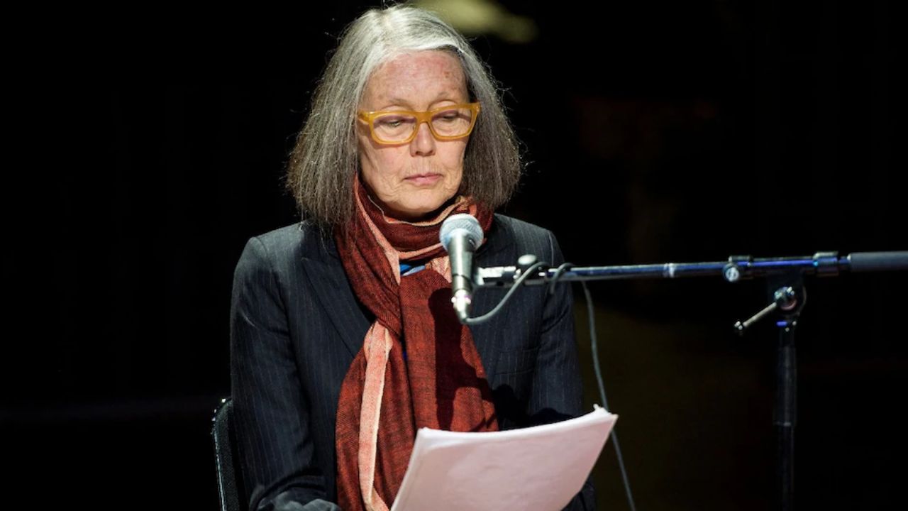 76-year-old Canadian writer Anne Carson receives the Nobel Prize.